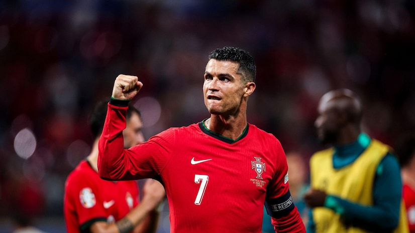 港珠澳半馬｜川內優輝列第7　賽後合照逾1小時　不忘鼓勵香港跑手.